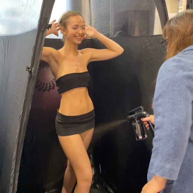 ✨ Un immense MERCI ✨
Vous avez été nombreux à venir découvrir ou redécouvrir l’univers BOTAN ce week-end… et surtout notre Glow Naturel 🌿
Merci à nos fidèles, à celles et ceux qui nous rencontrent pour la première fois, et à toutes les belles personnes avec qui nous avons échangé 💬
Vos sourires, votre curiosité et vos retours nous inspirent chaque jour à aller encore plus loin.
Nous sommes heureux d’avoir pu partager avec vous notre vision d’une beauté plus naturelle, authentique et lumineuse ✨
Ces moments sont précieux… et c’est grâce à vous qu’ils prennent tout leur sens 🤍
Alors simplement : MERCI 🙏 📷 Merci @tinkiete_poulette_
#botan #glownaturel #beautenaturelle