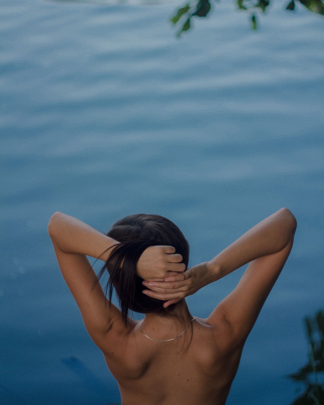 3 bonnes raisons d’aller faire son Spray Tan BOTAN avant de partir en vacances ☀️✈️1️⃣ Arriver sereine (et dorée) dès le premier jour
Fini le syndrome de la "peau blanche" le premier jour. Vous affichez un teint éclatant et un hâle naturel dès que vous posez vos valises.2️⃣ Éviter la tentation du "coup de soleil"
Quand on arrive déjà légèrement dorée, on est moins tentée de s'exposer aux heures les plus chaudes pour "prendre des couleurs".3️⃣ Sublimer ses tenues et ses photos de vacances
Robe d'été, dos nu, maillot… Tout ressort mieux sur une peau lumineuse et unifiée.#botancosmetics #spraytan #bronzangesanssoleil #avantlesvacances #institutdebeaute