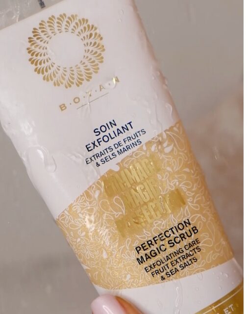 🎁 JOUR 2 : GAGNEZ VOTRE GOMMAGE MAGIC ! 🎁Aujourd’hui, BOTAN vous gâte : tentez de remporter le Gommage Magic, votre allié pour une peau douce, lisse et lumineuse ✨💛Pour participer, suivez simplement les étapes :
1️⃣ Assurez-vous de nous suivre @botancosmetics
2️⃣ Likez ce post pour montrer votre amour pour BOTAN
3️⃣ Commentez en nous disant ce que vous préférez dans un bon gommage 💬#botancosmetics #botan #calendrierdelavent #concoursinstagram #concoursfrance #giveawayfrance #skincarefrance #soinexfoliant #gommagecorps #bodycarefrance #routinebeaute #soinpeau #peausaine #beauteauquotidien #beautenaturelle #beauteclean #cleanbeautyfrance #frenchbeautybrand #autobronzantnaturel #spraytanfrance