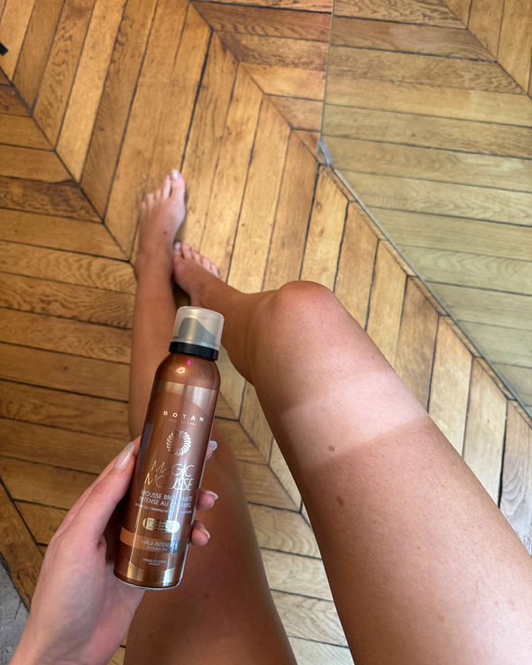 Le travail d’un professionnel ne s’arrête pas à la cabine.Il continue dans les jours qui suivent.Dans la manière dont on accompagne,
dont on conseille,
dont on aide à prolonger un résultat sans le figer.Proposer un prolongateur de hâle,
ce n’est pas “vendre un produit en plus”.C’est prolonger l’expérience.
Respecter la peau.
Et laisser au client la liberté de faire durer ce qui lui fait du bien.L’expertise, aujourd’hui, se joue aussi là.#botancosmetics #spraytanprofessionnel #expertiseesthetique #bronzagenaturel #institutdebeaute